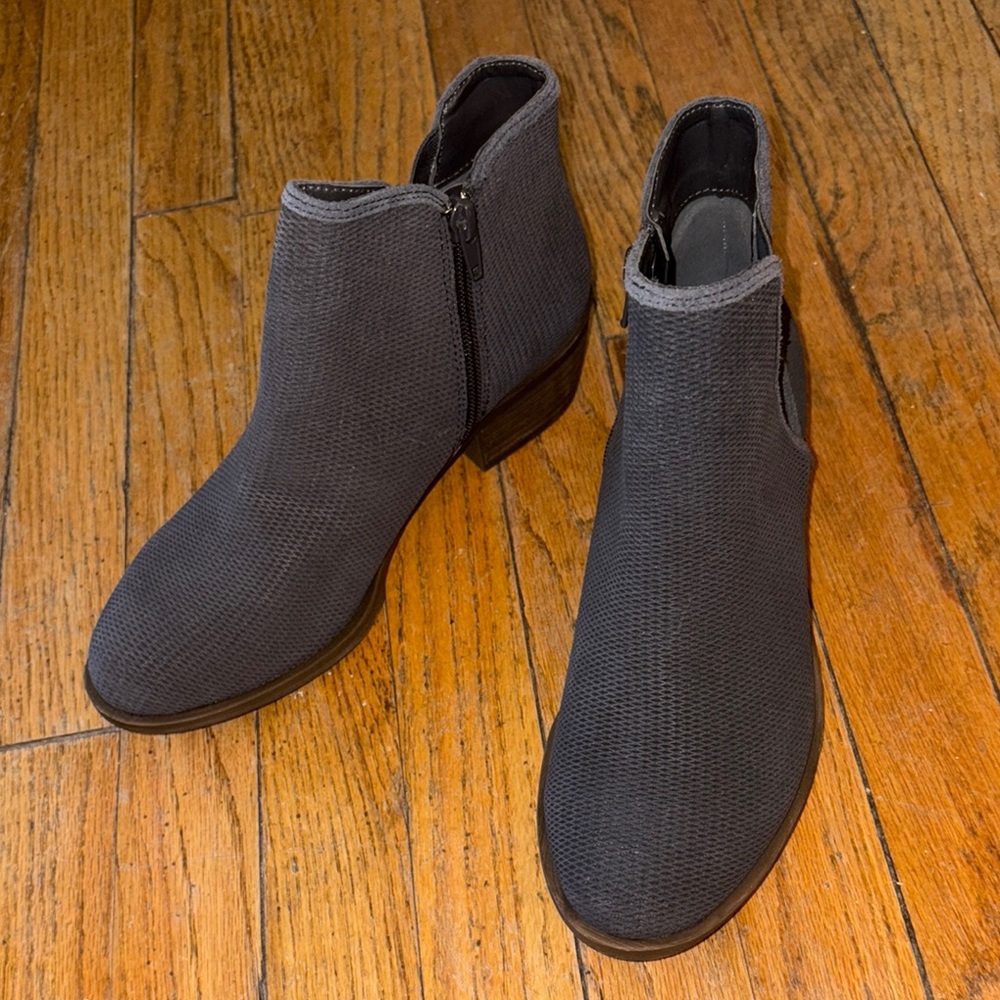 Kensie Gray Ankle Boots